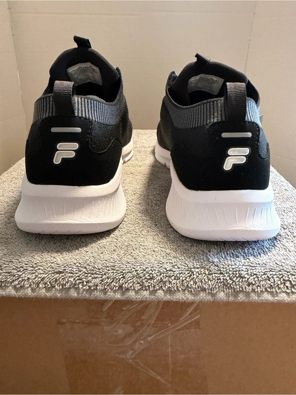 FILA Memory Skyway 3.0 Men's Running Shoes Size 8.5 NIB Black White